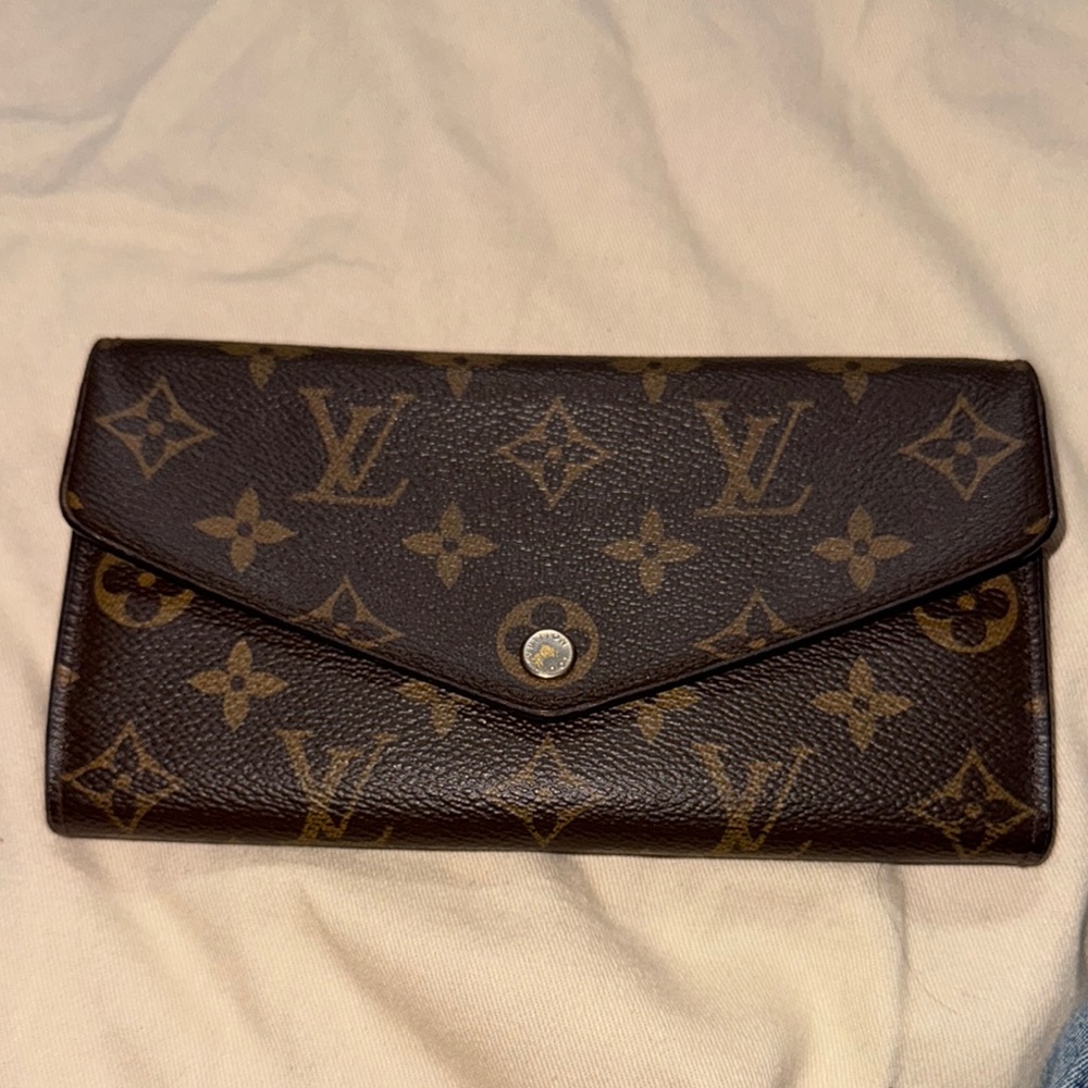 SalE!!!!Louis Vuitton Brown Monogram Wallet Classic Design